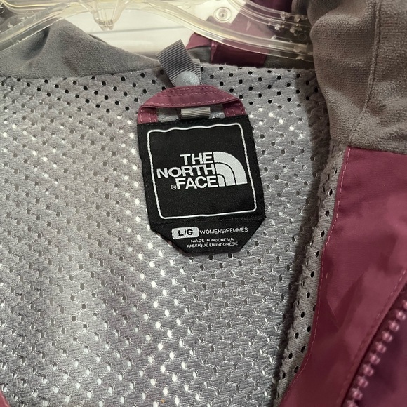 The North Face Women’s 3-in-1 HyVent Jacket Size Large – Plum & Cream - Picture 5 of 8